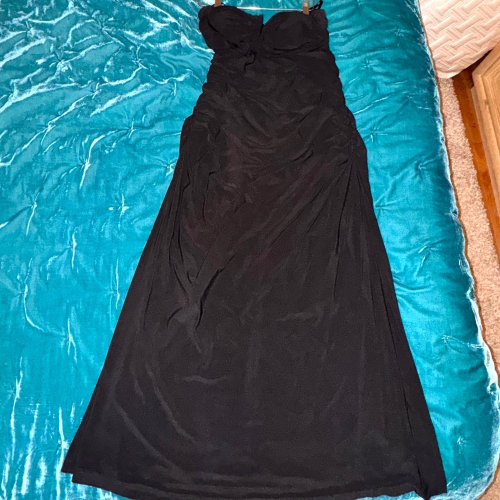 Long Black Ruched Strapless Gown with V-notch Bustline (Size 19/20)